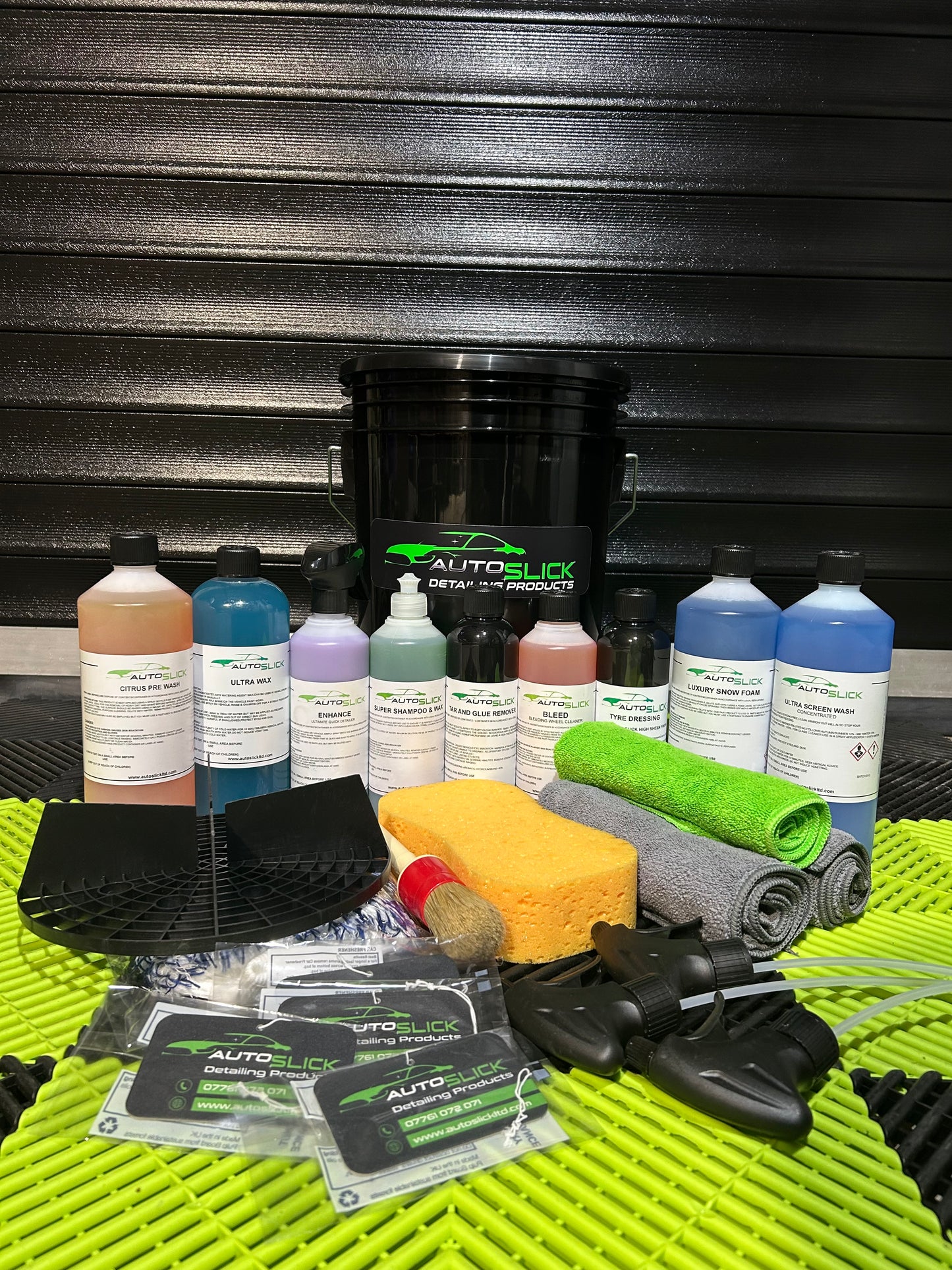 Exterior detailing bucket bundle